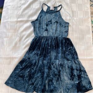 🌸 Livi by Olivia Rae Tie‑Dye Halter Dress – Size M